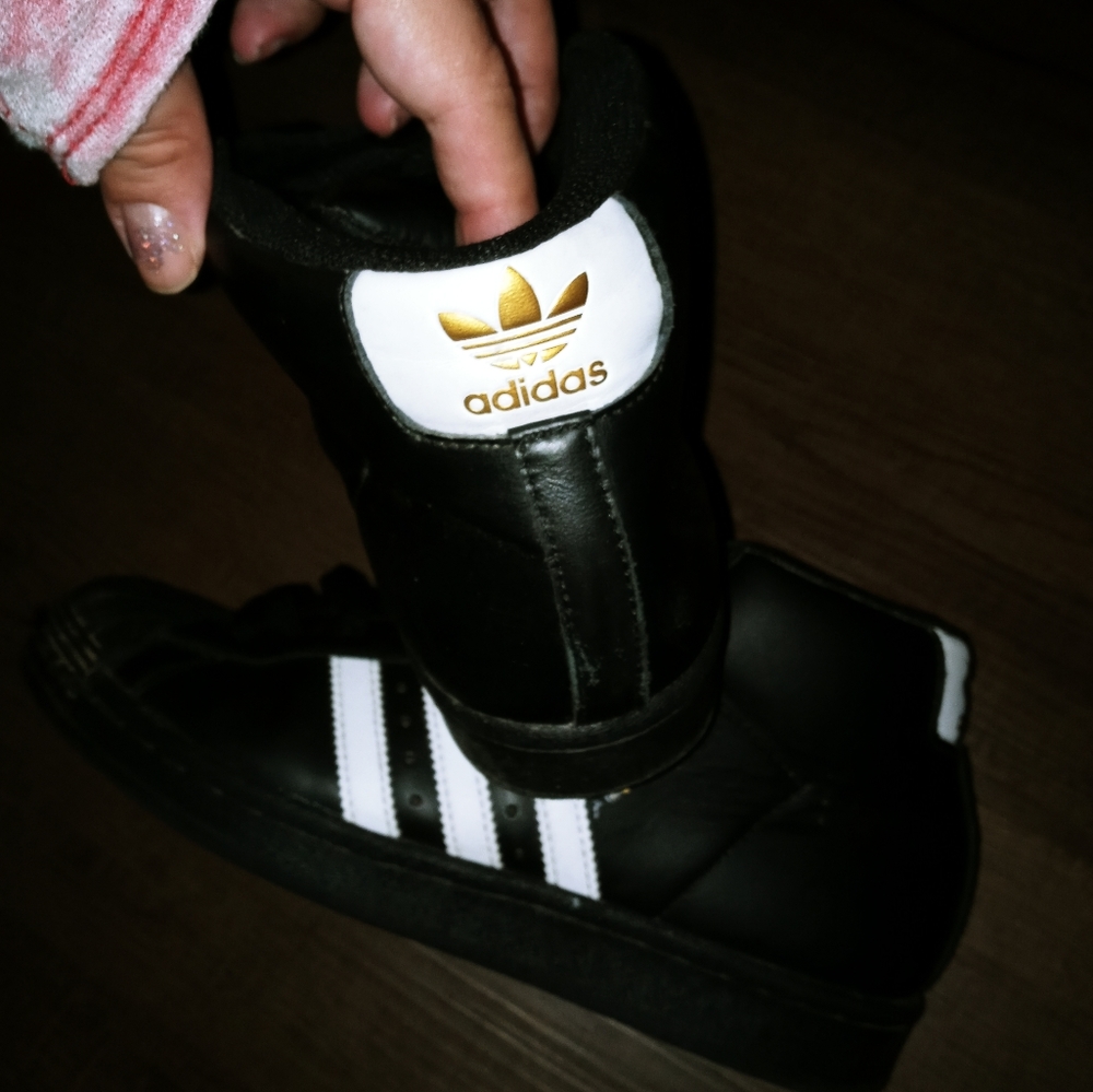 Boys shoes size 5.5
